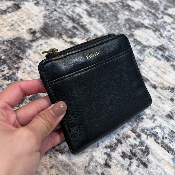 Fossil Jori Bifold Black Leather Wallet - Picture 2 of 6